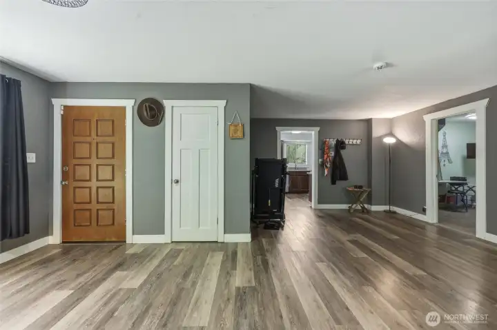 Large living space perfect for entertaing.