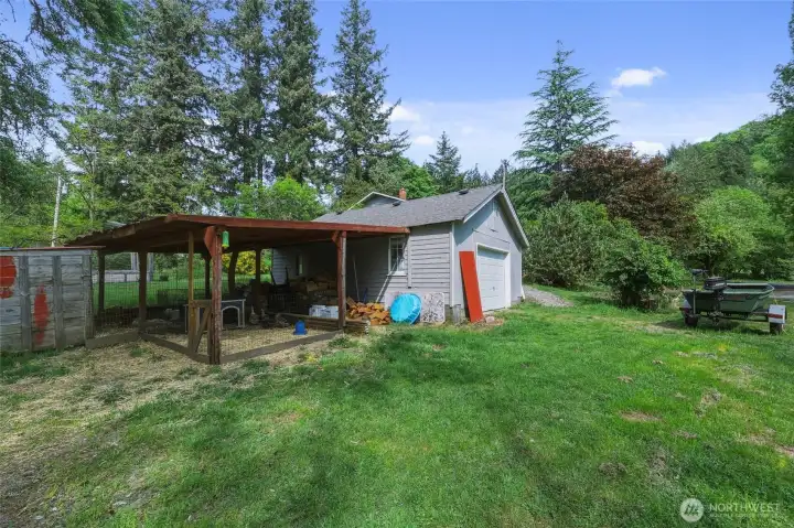 Look at this adorable area for chickens, ducks, and any animals that need there own space!