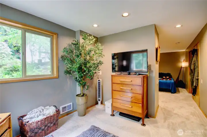 Lower Bedroom Suite - With separate exterior access.
