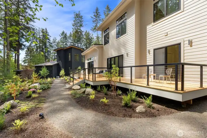 Expansive back deck