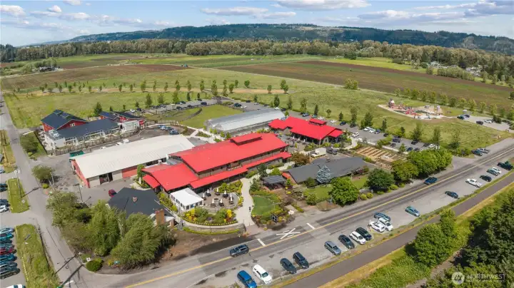 Short distance to Farm 12, Wedding Venue, Restaurant, Coffee Shop Short distance to Farm 12, Wedding Venue, Restaurant, Coffee Shop