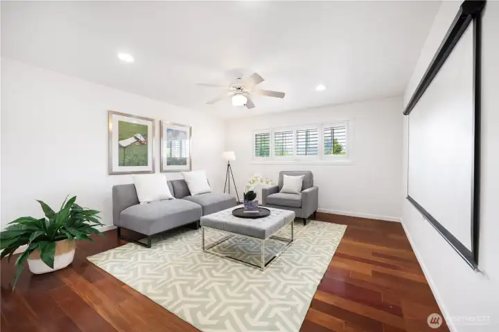 Bright bonus room Bright bonus room
