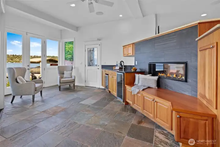 Wet bar right off the water - perfect for entertaining.