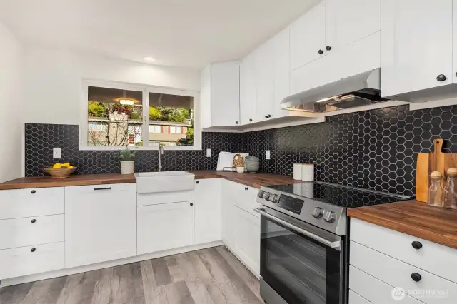 New kitchen and appliances.
