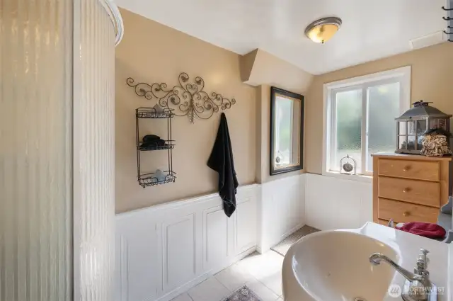 Main floor bath