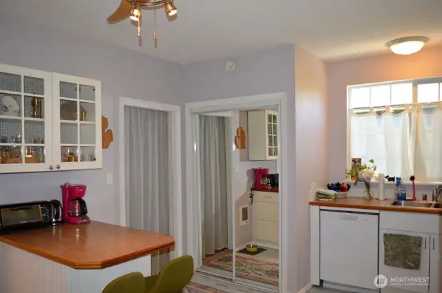 Unit #1 Eat in Kitchen