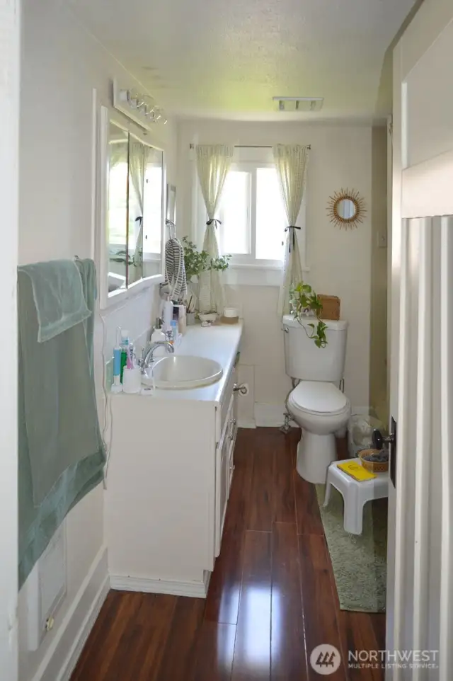 Unit #2 Full Bath (2nd Floor)