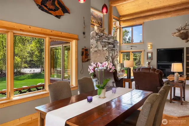 Room to expand the dining table & chairs