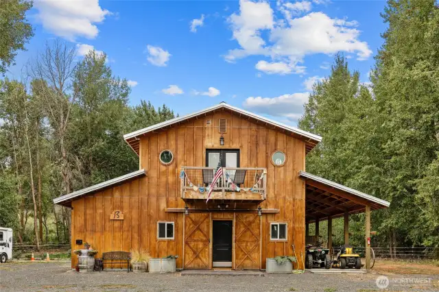 1 owner. Custom Construction by a Tradesman. Beautiful Home!