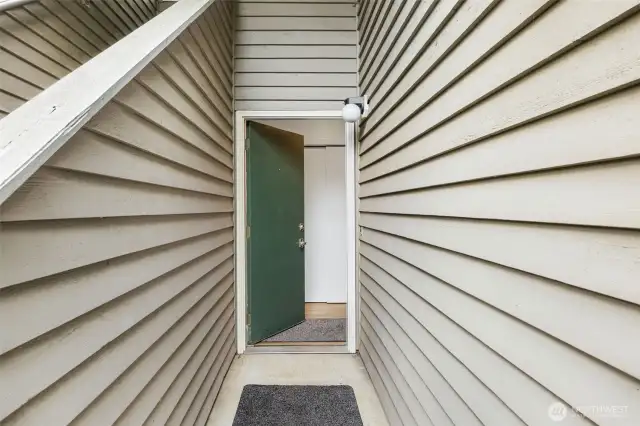 No stairs entryway