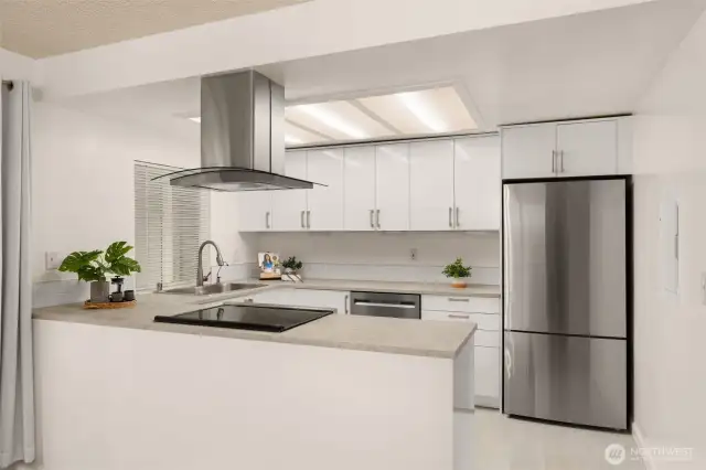 Spacious new kitchen with newer appliances