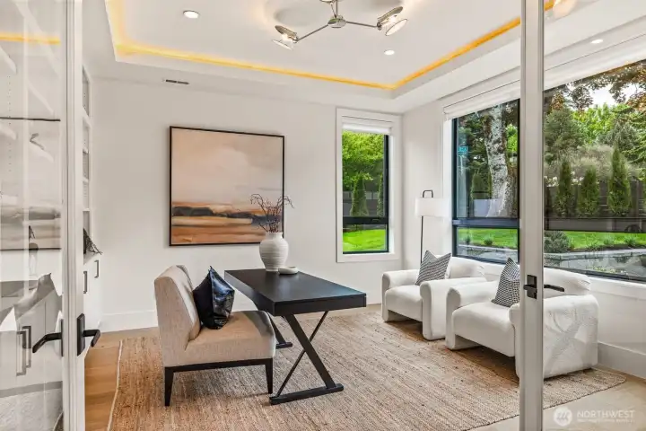 Large Mainfloor Office