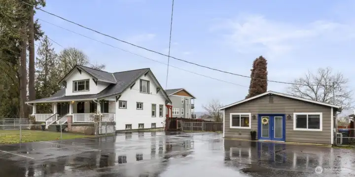 Amazing opportunity for a spacious home with a detached permitted building on a large lot just min from downtown Silverdale!