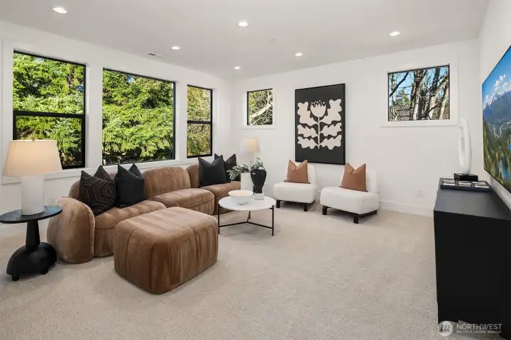 Flexible upper floor bonus space