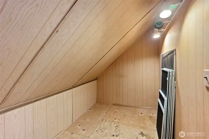 Lots of possibilities here! Tons of space for all of your holiday decorations or convert it to a cozy reading spot for the kids!