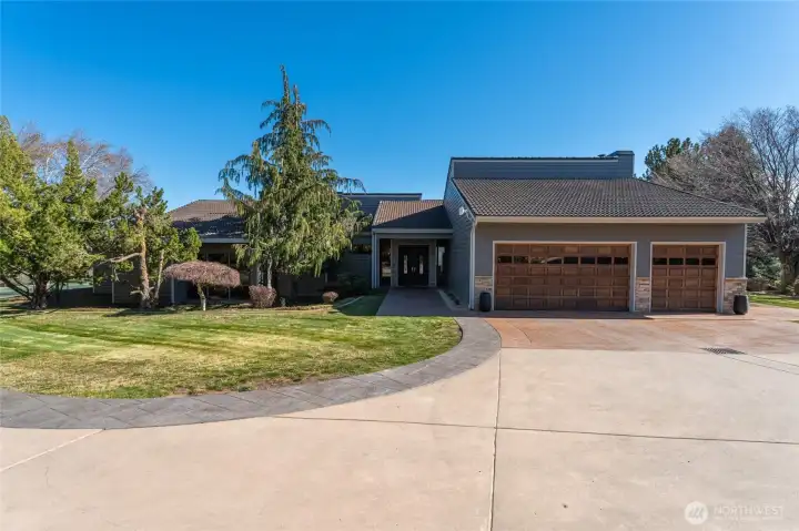 Flat Driveway with Lots of Parking