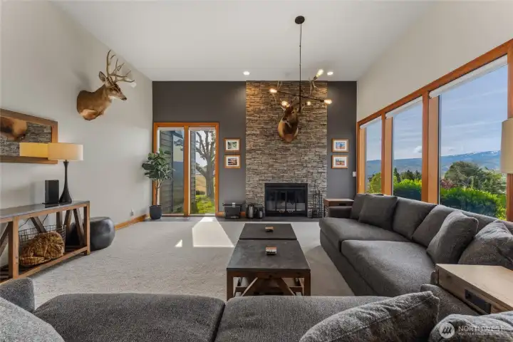 Floor to Ceiling Windows