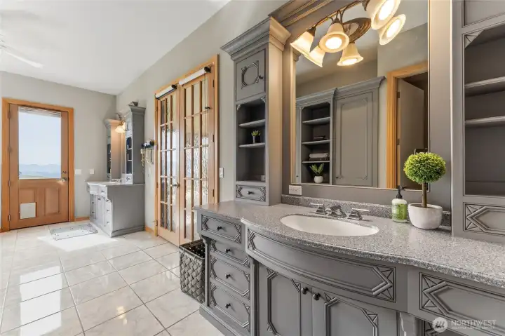 A Primary Bath Not to Forget!