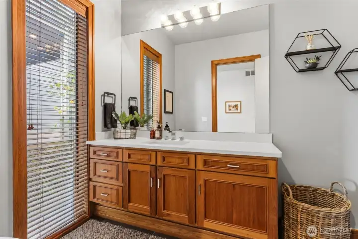 1/2 Bath