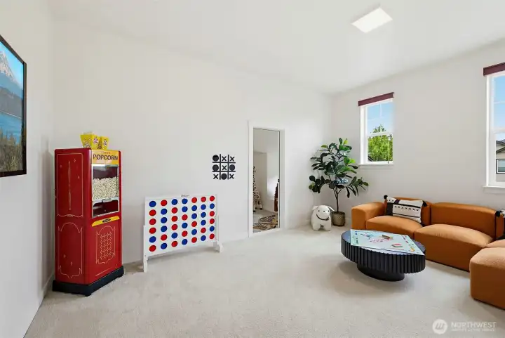 Loft or 5th bedroom