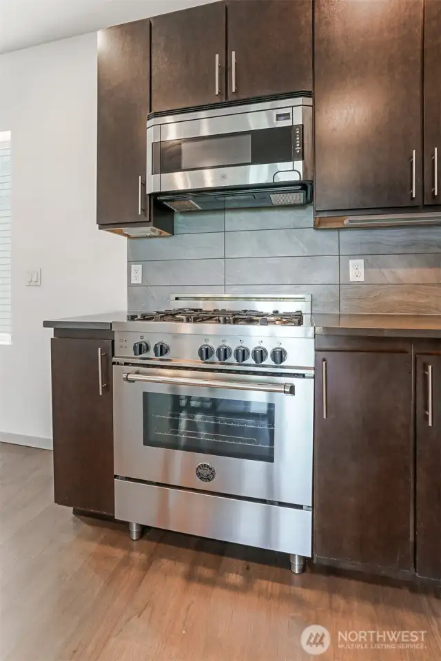 Professional Series Bertazzoni gas range & microwave