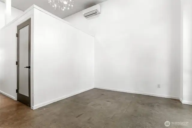 ±400 SF Commerical Space w/ADA ½ bath, front & back entrances, soaring ceilings, mini- split heating/cooling & stylish concrete floors.