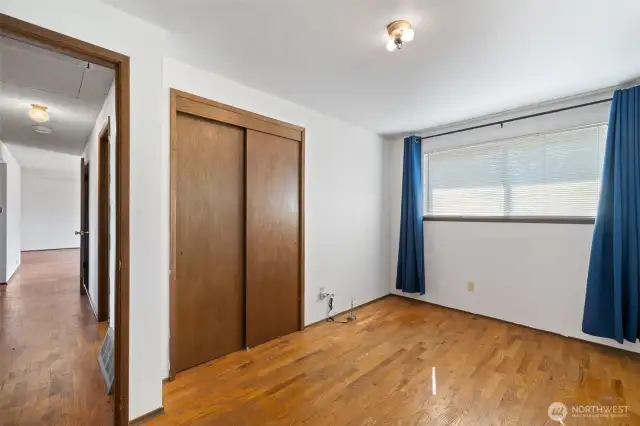 Bedroom 1 (Main)