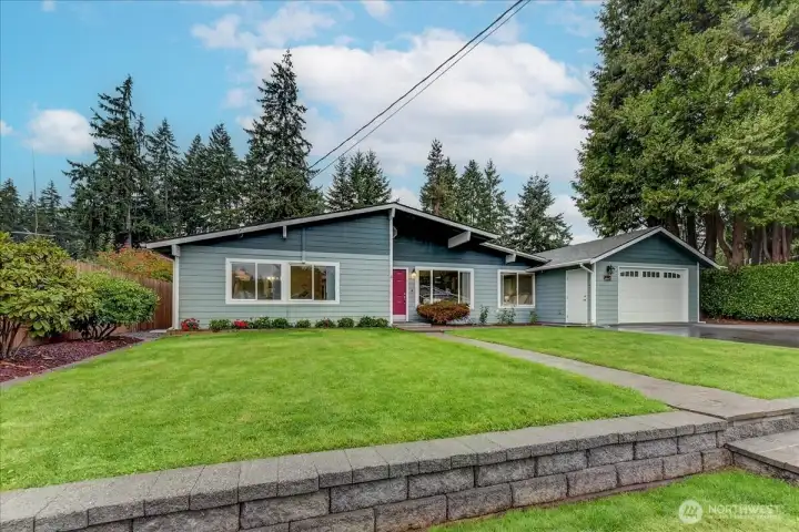 Beautiful updated 1 level Home, you can walk to May Creek Park Trails and the Waterline Trail, which leads to Lake Boren. Shopping is close by along with access to Freeways. Great Location!