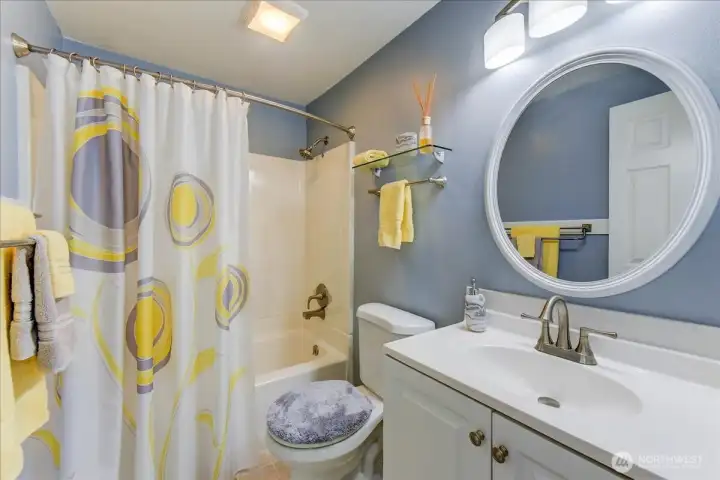 Another picture of the Main bath area