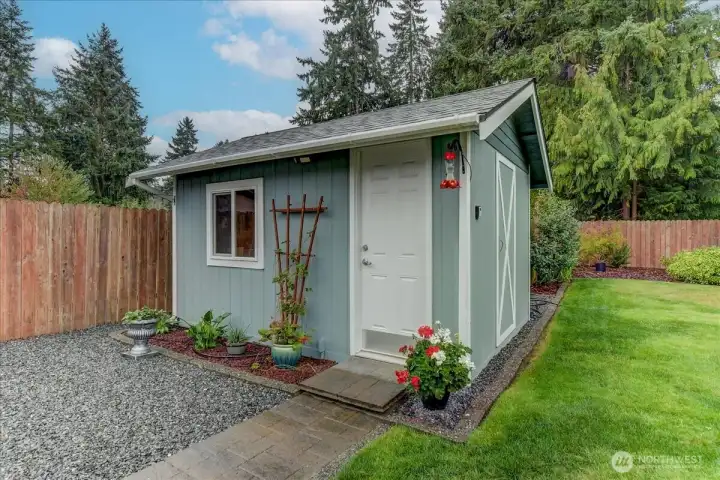 Everyone needs a 10' x 14' shed and this one has a  20A Electric Service...Oh the possibilities!!