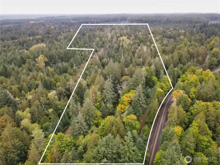 Property Boundaries are approximate and for visual information only. Buyers are to obtain a survey to thier satisfaction.