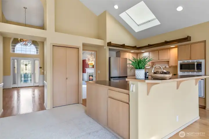Kitchen bar area, pantry
