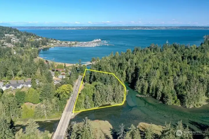 Total 1.55 acres on the Peninsula!