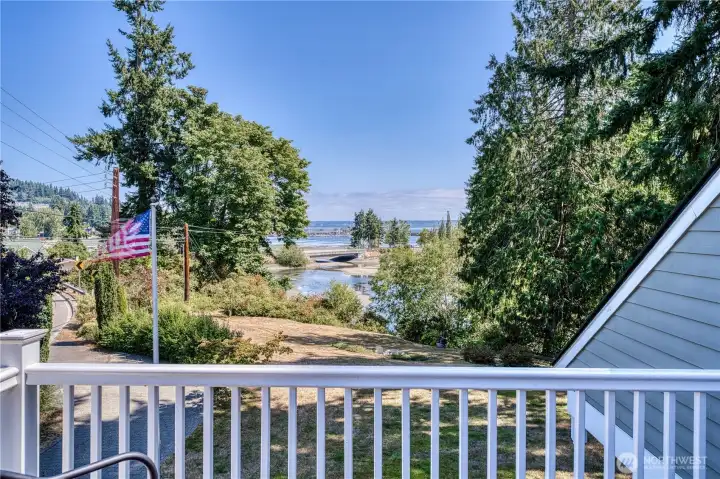 Upstairs level 2 bonus room deck with views of Kingston harbor