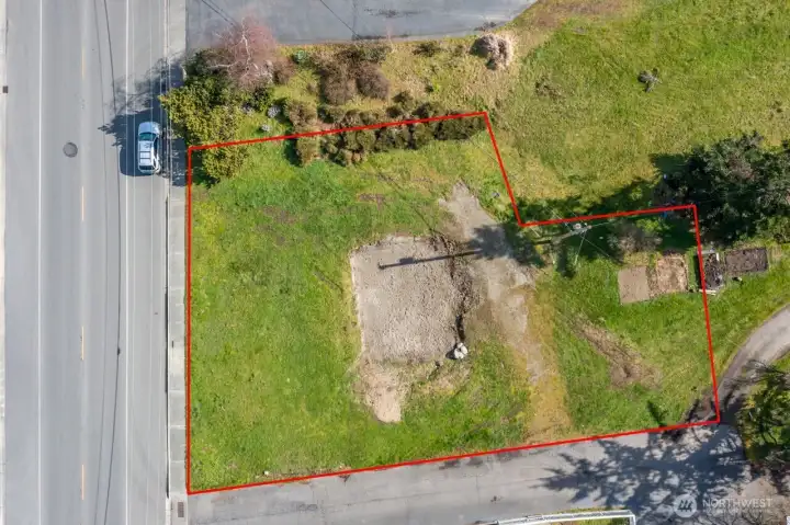 Lot lines are approximate.
