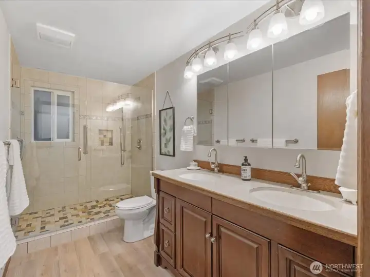 Primary 3/4bathroom with oversized full tile surround shower