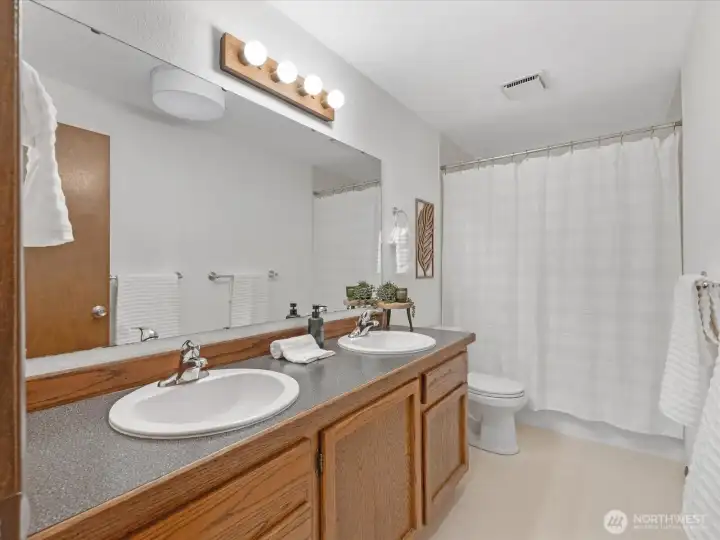 Main full bathroom.