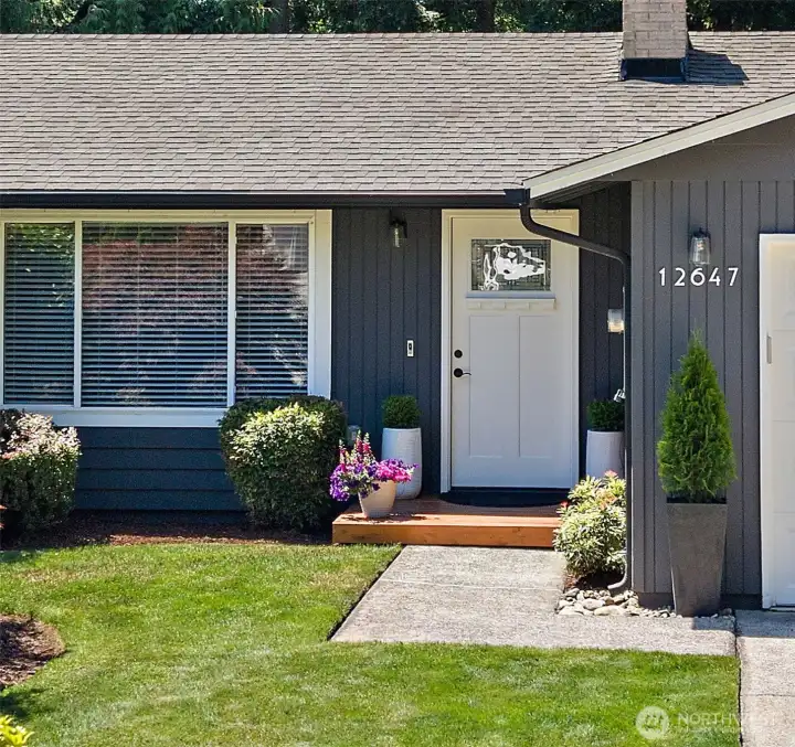 Very welcoming entry with designer color paint and newer fixtures have really updated the look!