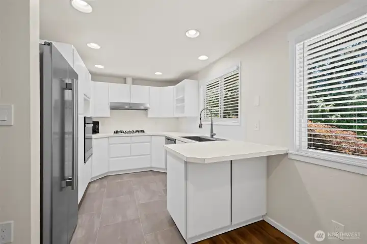 Extremely functional kitchen with newer appliances!