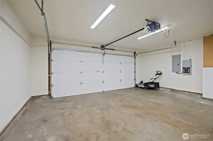 Another view of the garage.