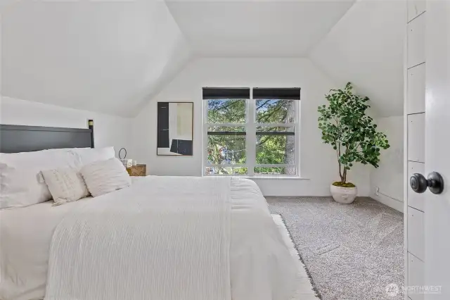 Upper bedroom #1