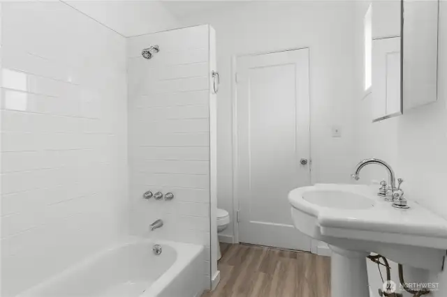 Connecting Bath