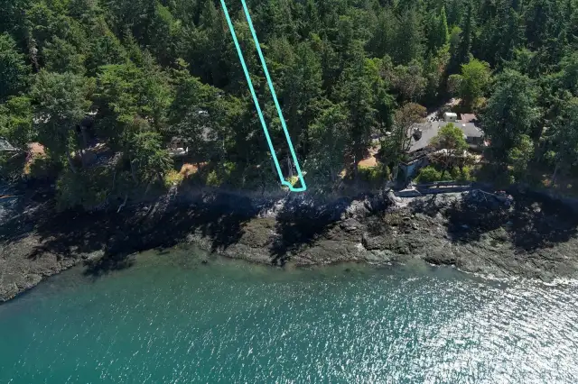 Your own 15-foot-wide deeded path to the water's edge.