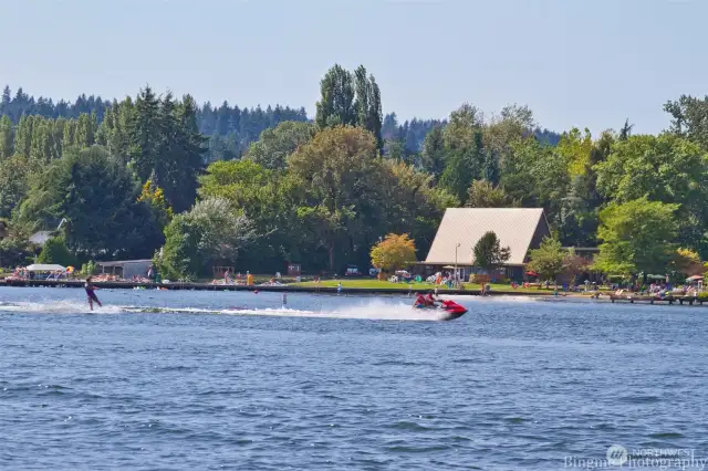 Access to the Lake Forest Park Civic Club is a huge bonus to this property.  Current homeowners use it all the time!