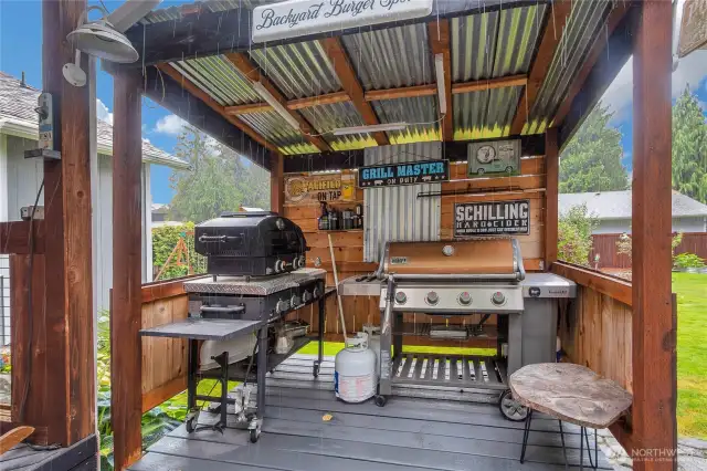 Covered outdoor BBQ/prep area