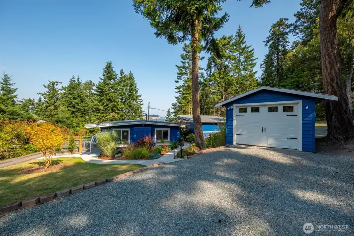 detached garage