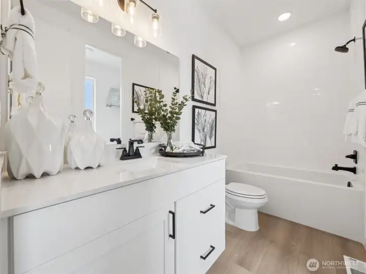 Jr Suite Bath
