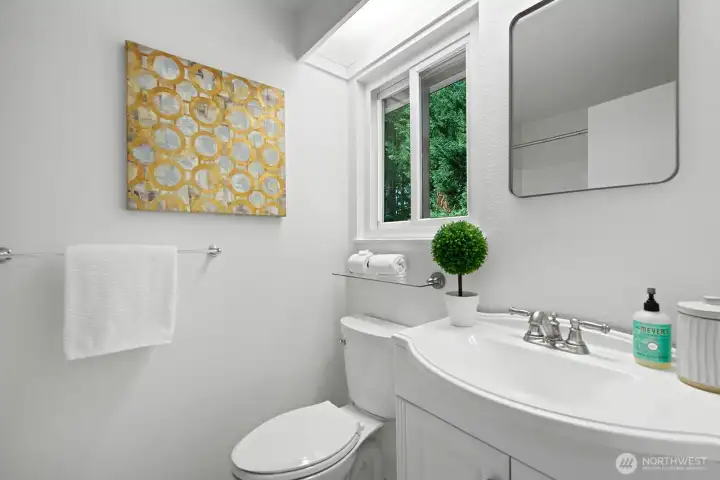 Full bath off the primary bedroom.