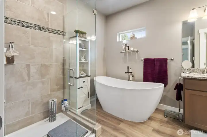 5 piece elegant bathroom. Closet is separate and toilet room are separate.