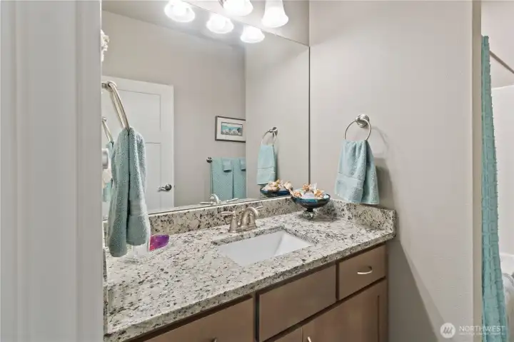 Full guest bath.